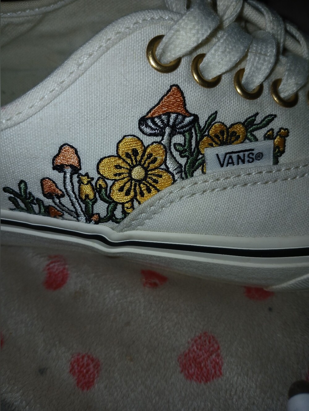Pre-loved Vans White Low-Top Sneakers with Yellow Floral Embroidery. Worn 1 X. - Picture 7 of 7